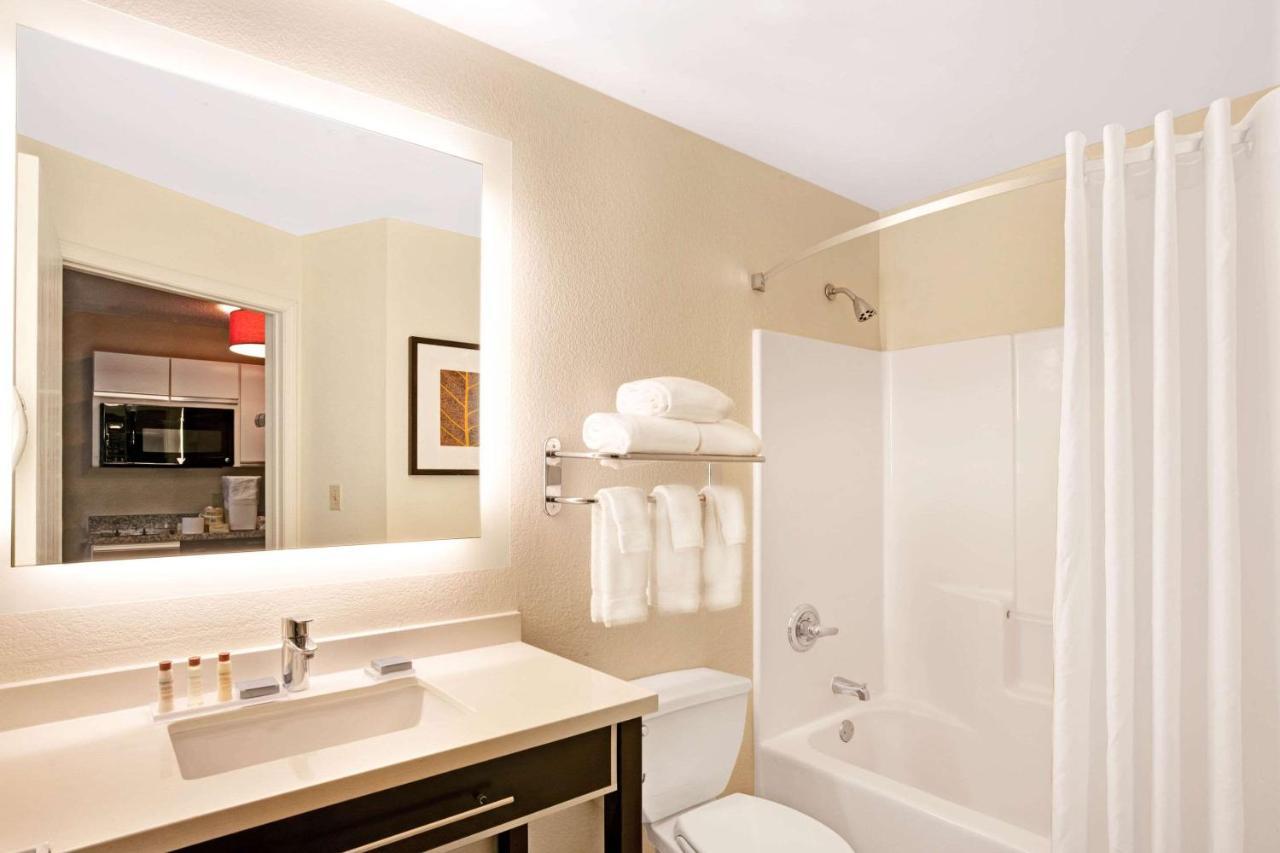 Mainstay Suites Detroit Farmington Hills Exteriör bild