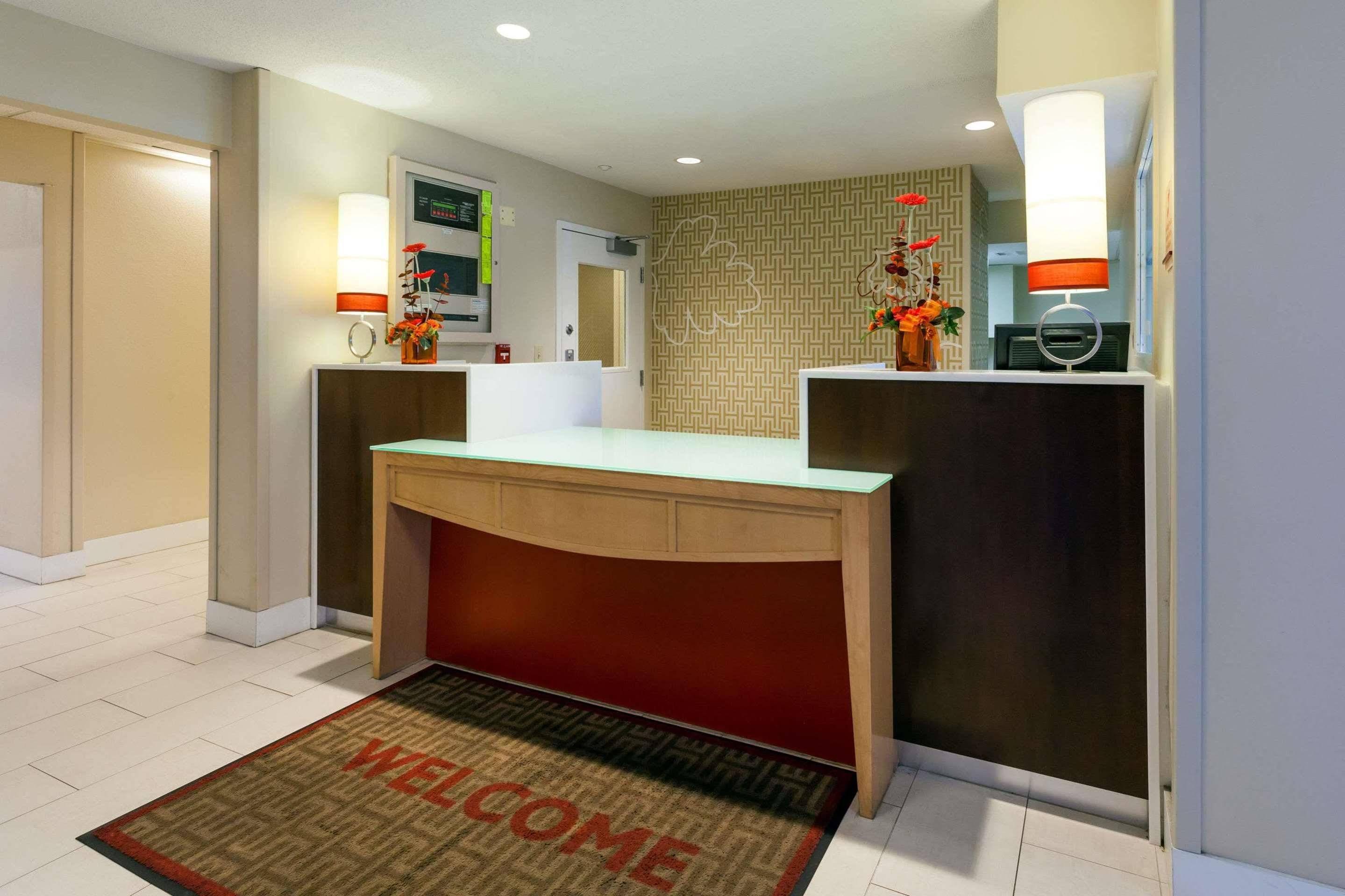 Mainstay Suites Detroit Farmington Hills Exteriör bild
