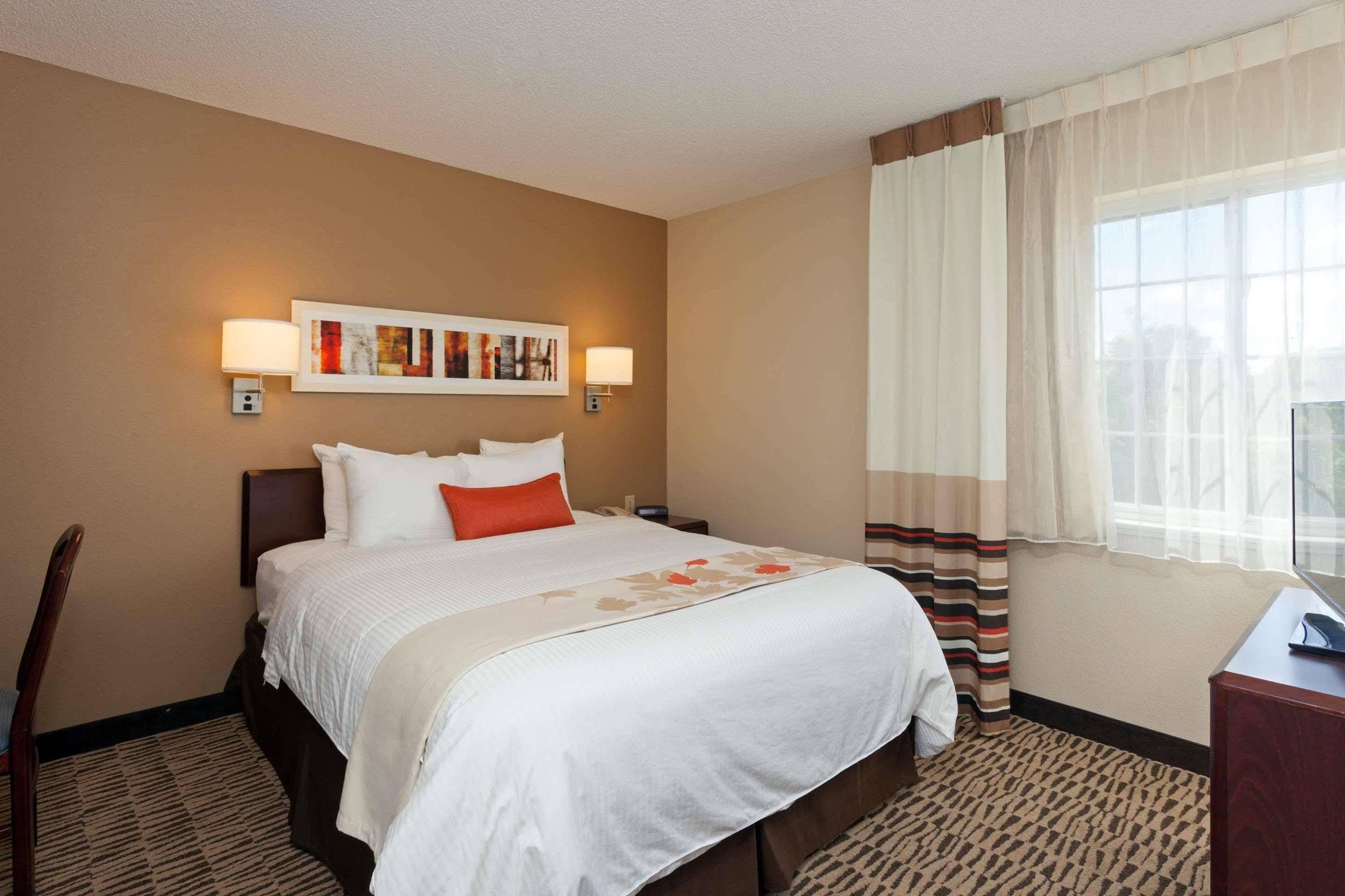 Mainstay Suites Detroit Farmington Hills Exteriör bild