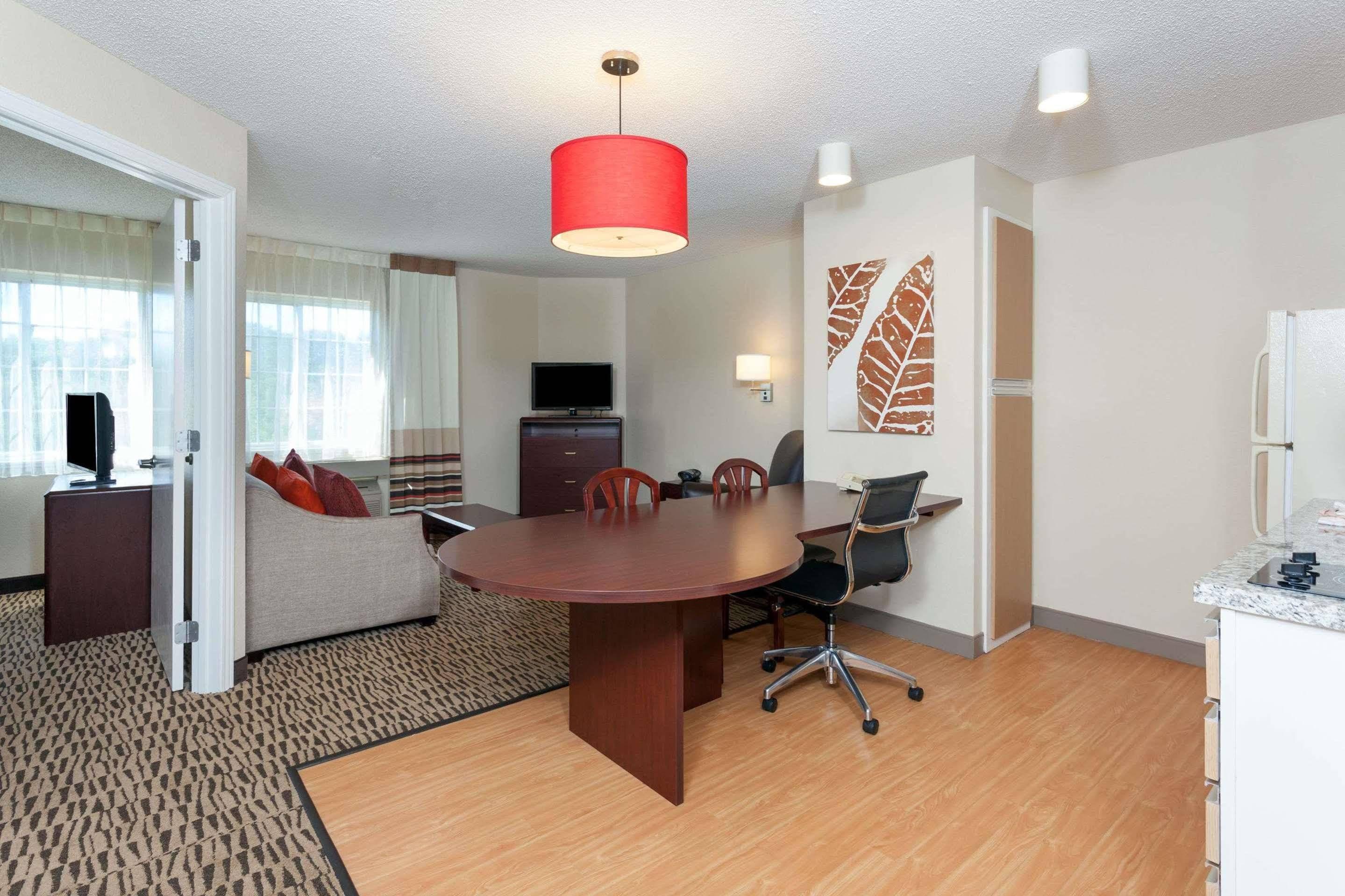 Mainstay Suites Detroit Farmington Hills Exteriör bild