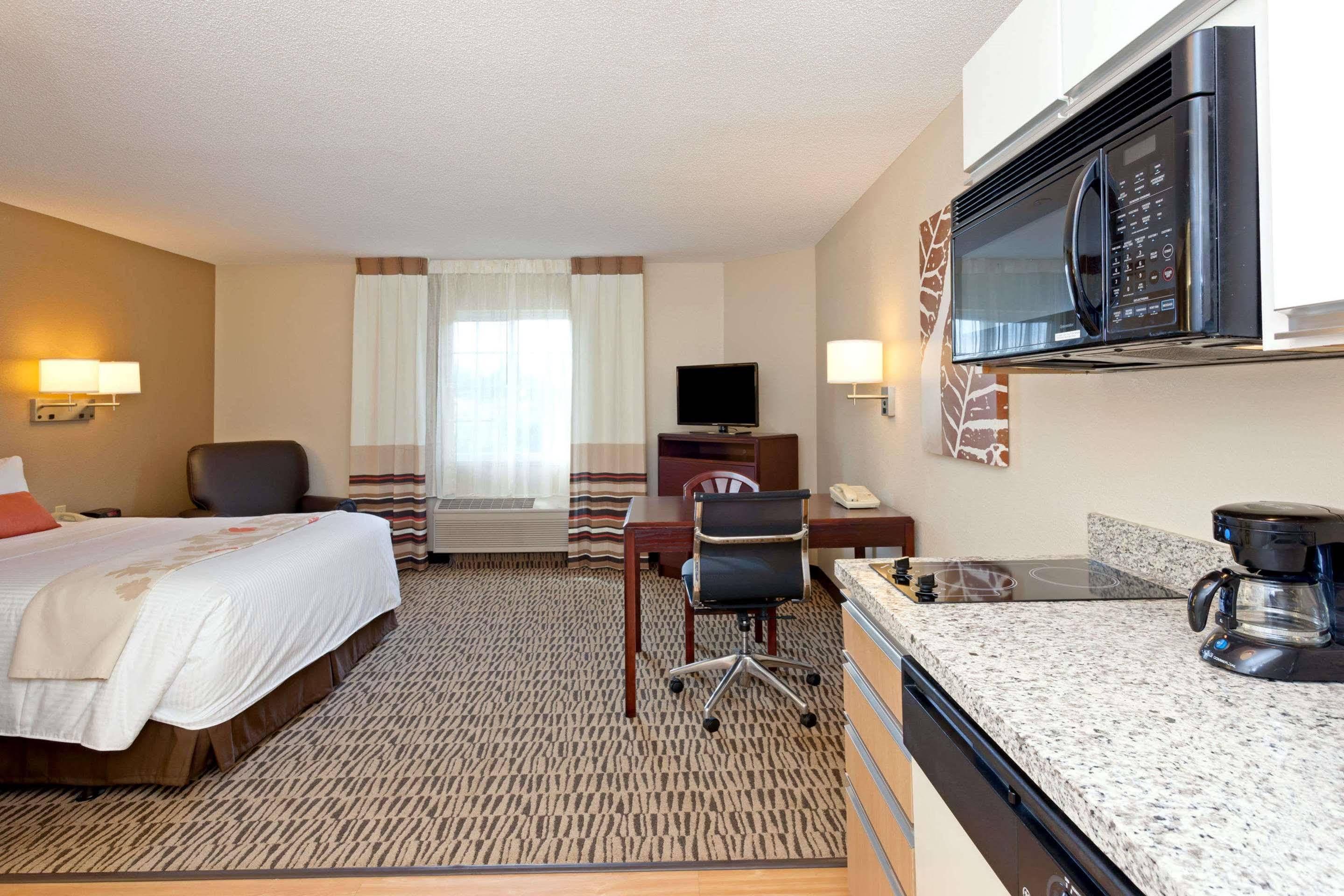 Mainstay Suites Detroit Farmington Hills Exteriör bild