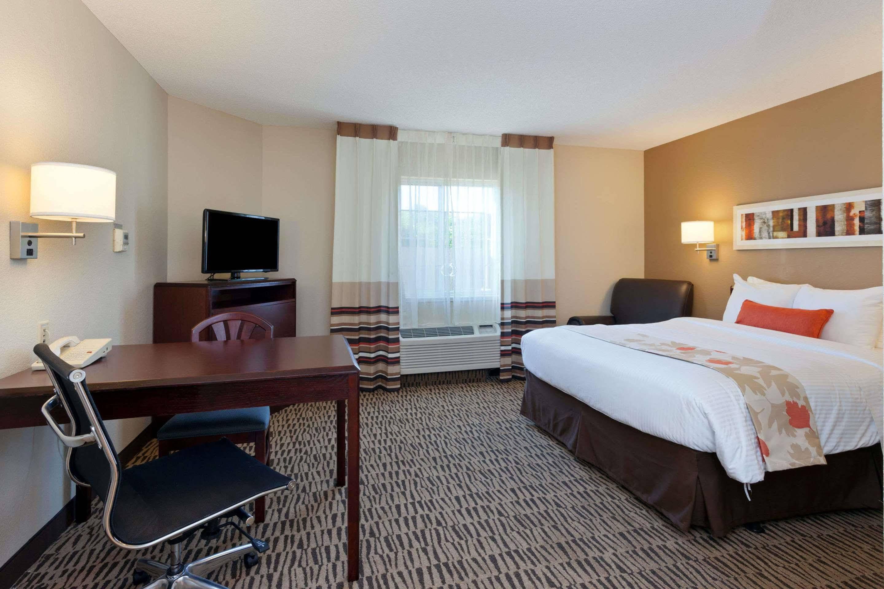 Mainstay Suites Detroit Farmington Hills Exteriör bild