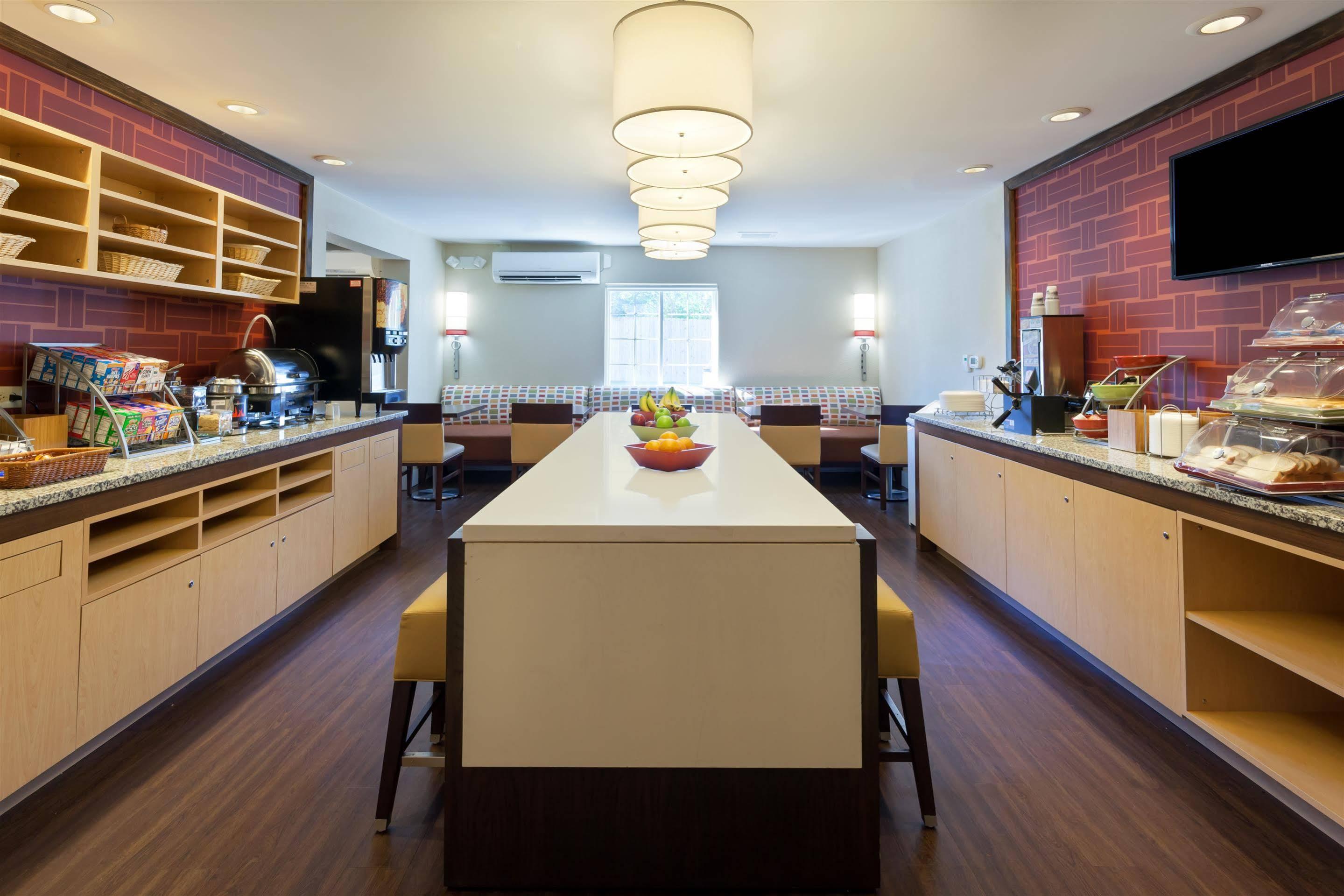 Mainstay Suites Detroit Farmington Hills Exteriör bild